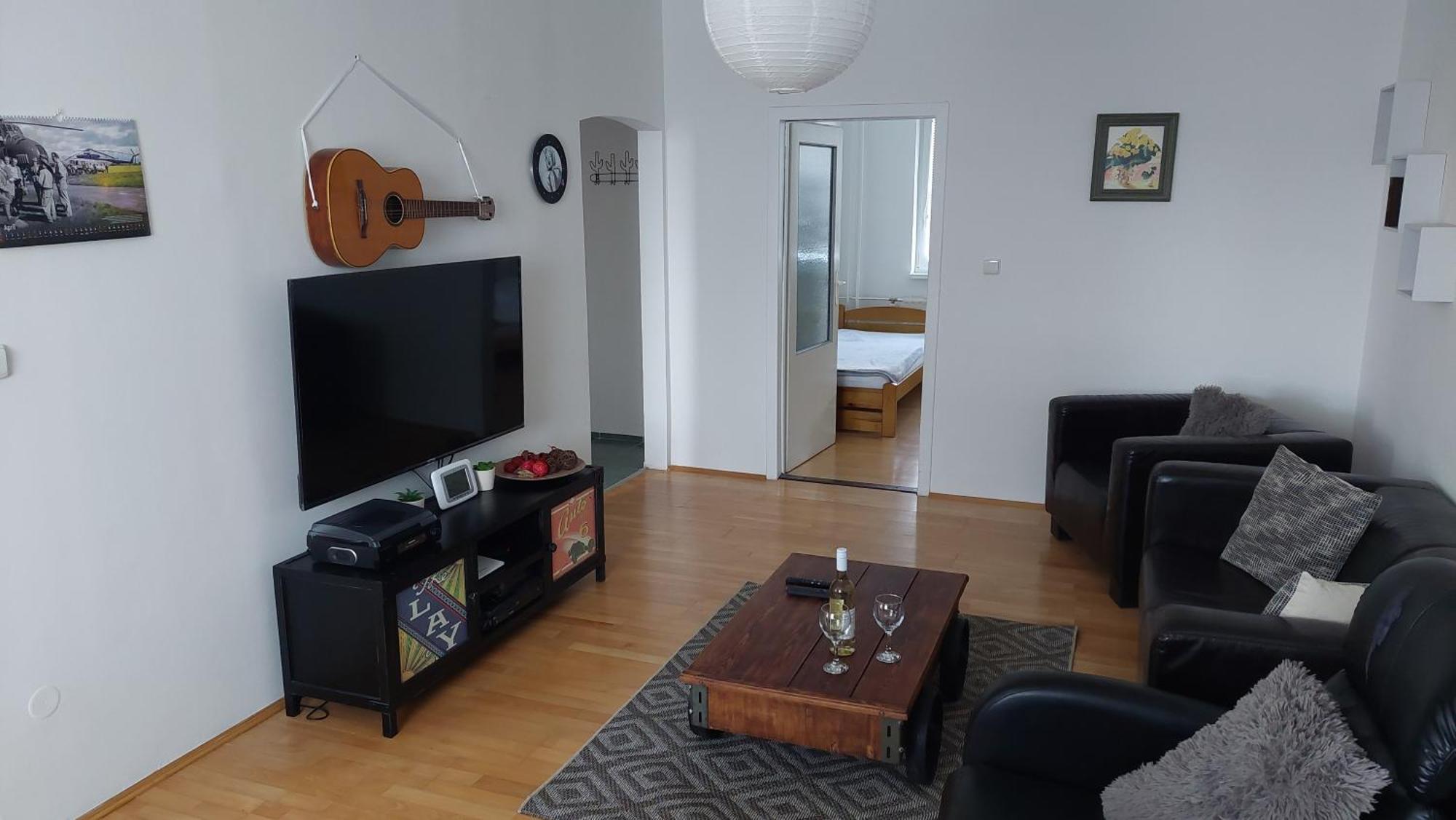 Apartman Surany Exterior photo