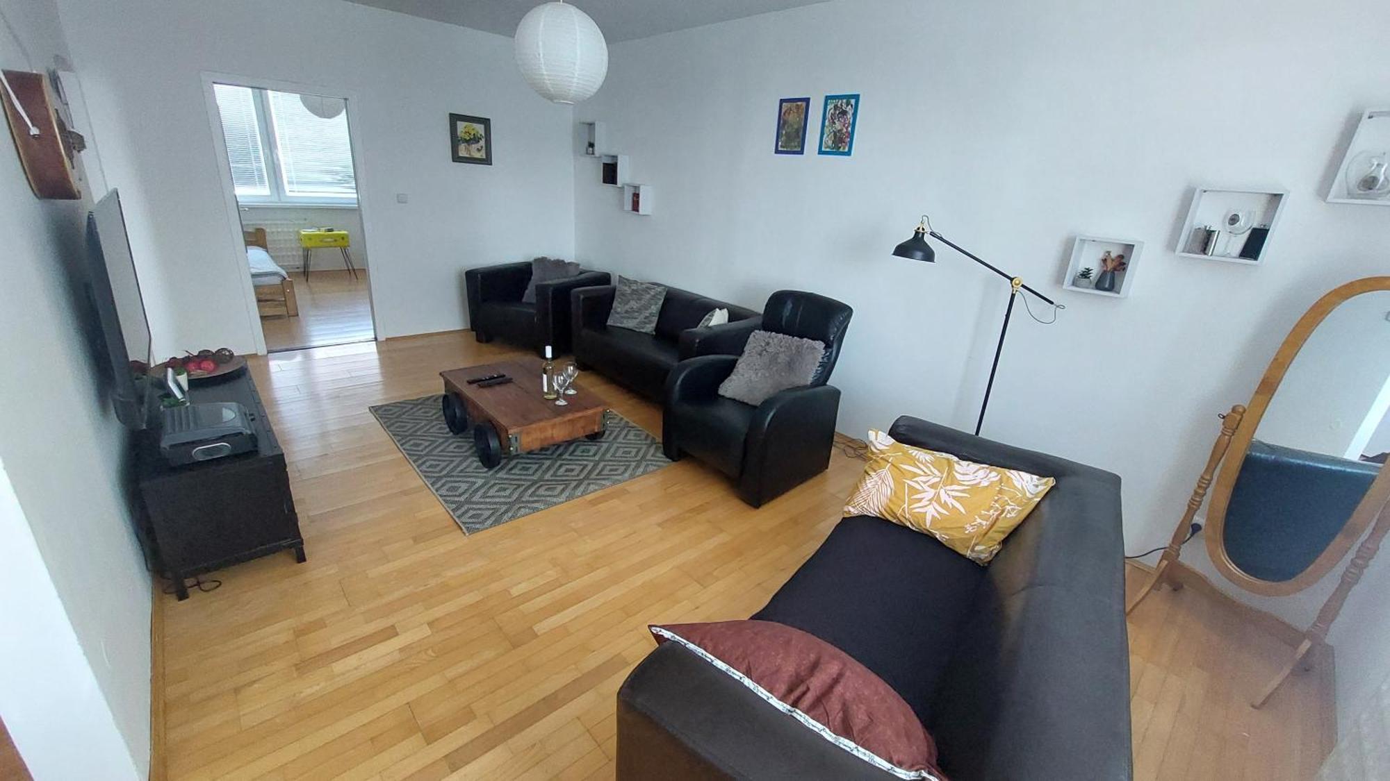 Apartman Surany Exterior photo