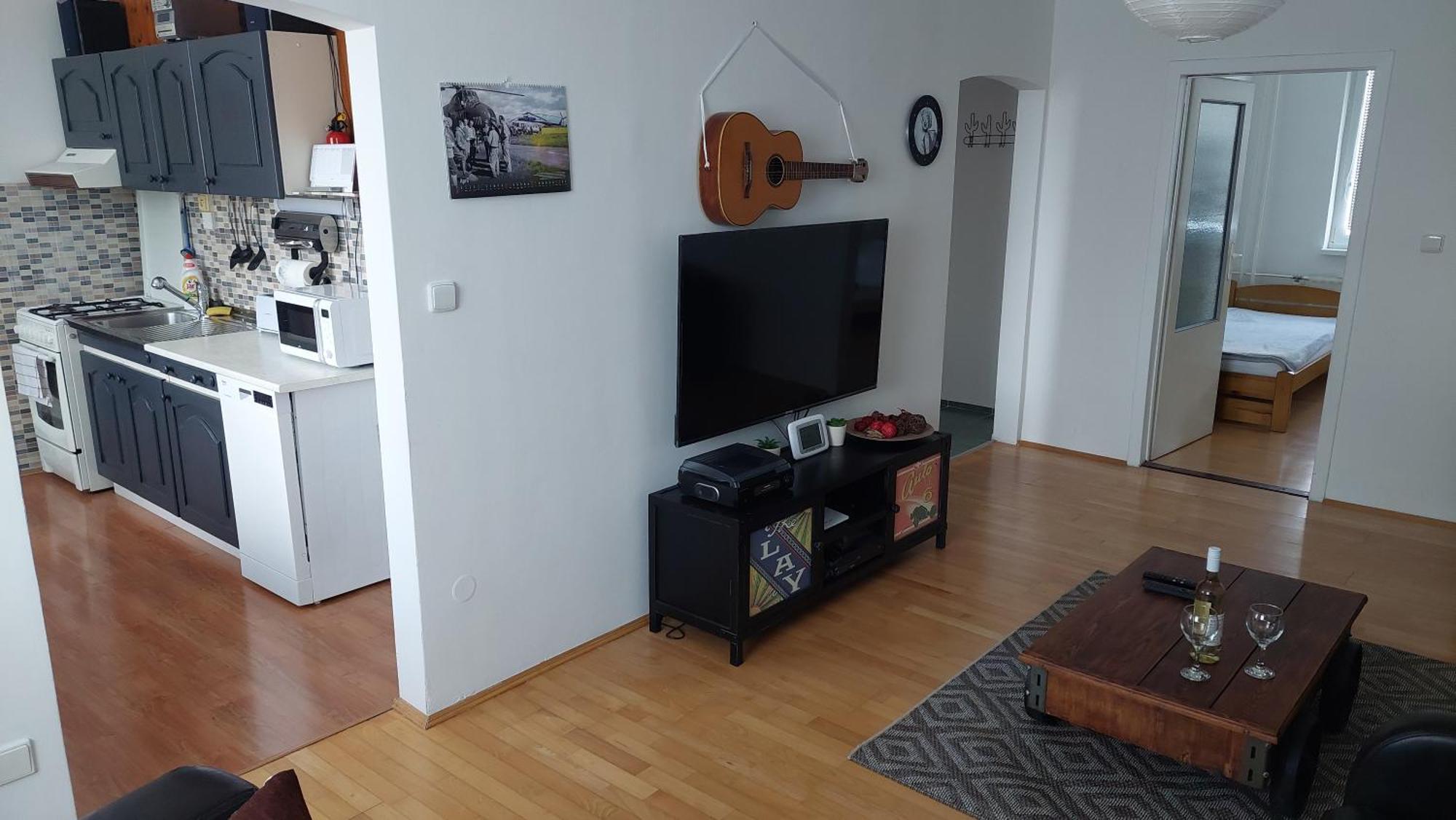 Apartman Surany Exterior photo